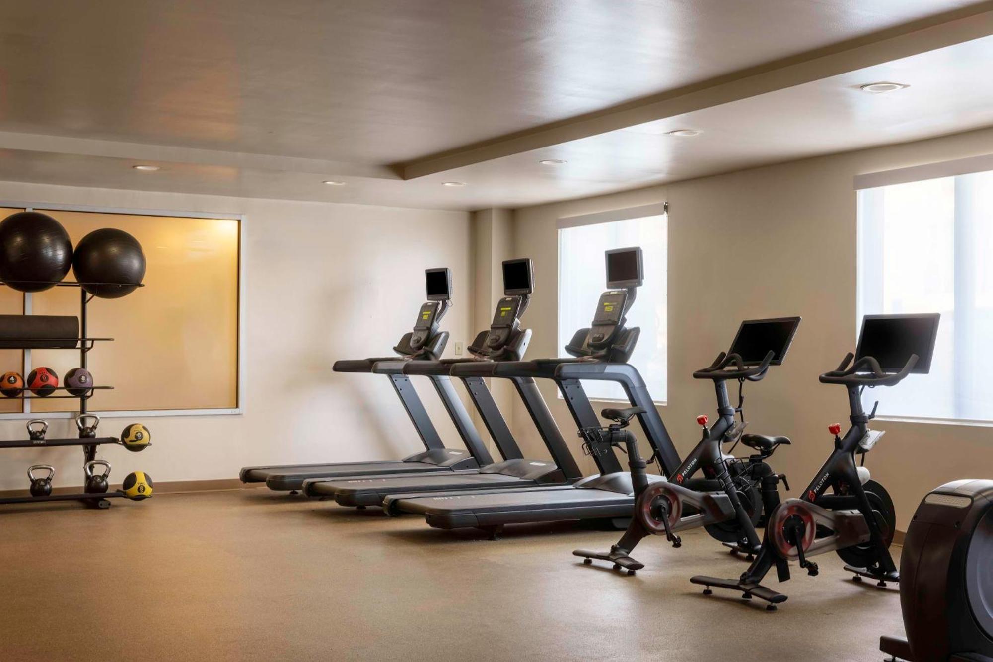 Hilton Garden Inn Queens/Jfk Nowy Jork Zewnętrze zdjęcie